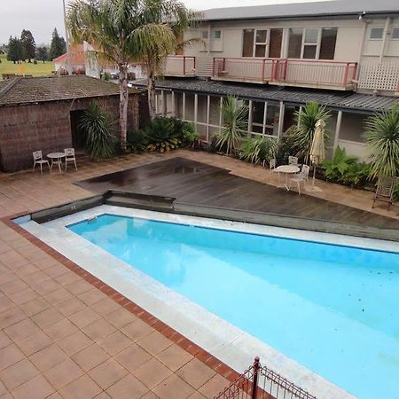 Silver Oaks Hotel - Geyserland Роторуа Екстериор снимка