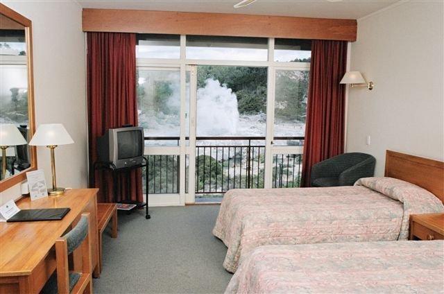 Silver Oaks Hotel - Geyserland Роторуа Екстериор снимка